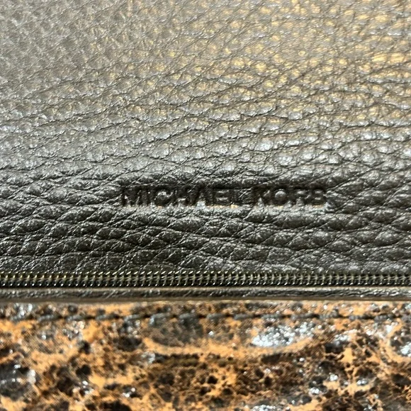 Michael Kors Brown Embossed Snakeskin Leather Wallet. GUVC - Picture 4 of 7